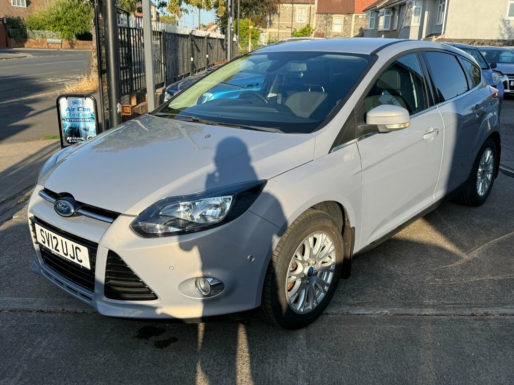 Ford Focus Titanium Hatchback Silver #2