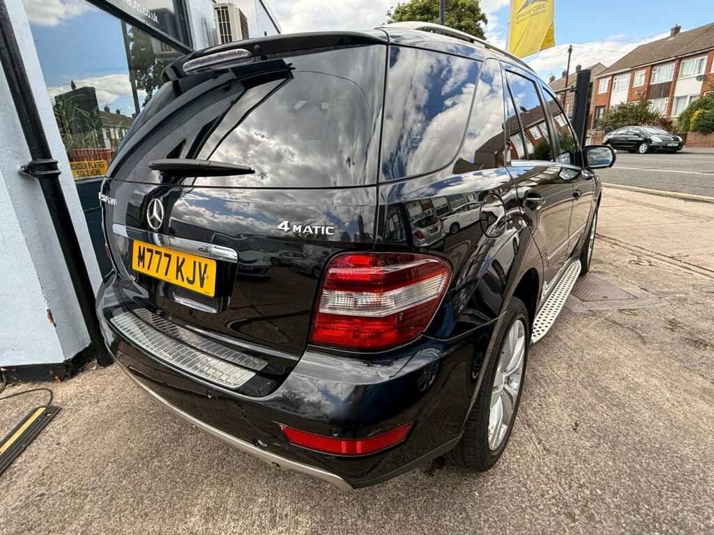 Mercedes-Benz M Class Ml280 Cdi Sport Suv Black #4