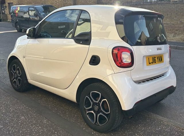 Smart Fortwo Coupe 2016 0.9T Prime Premium Coupe Twinami White #2
