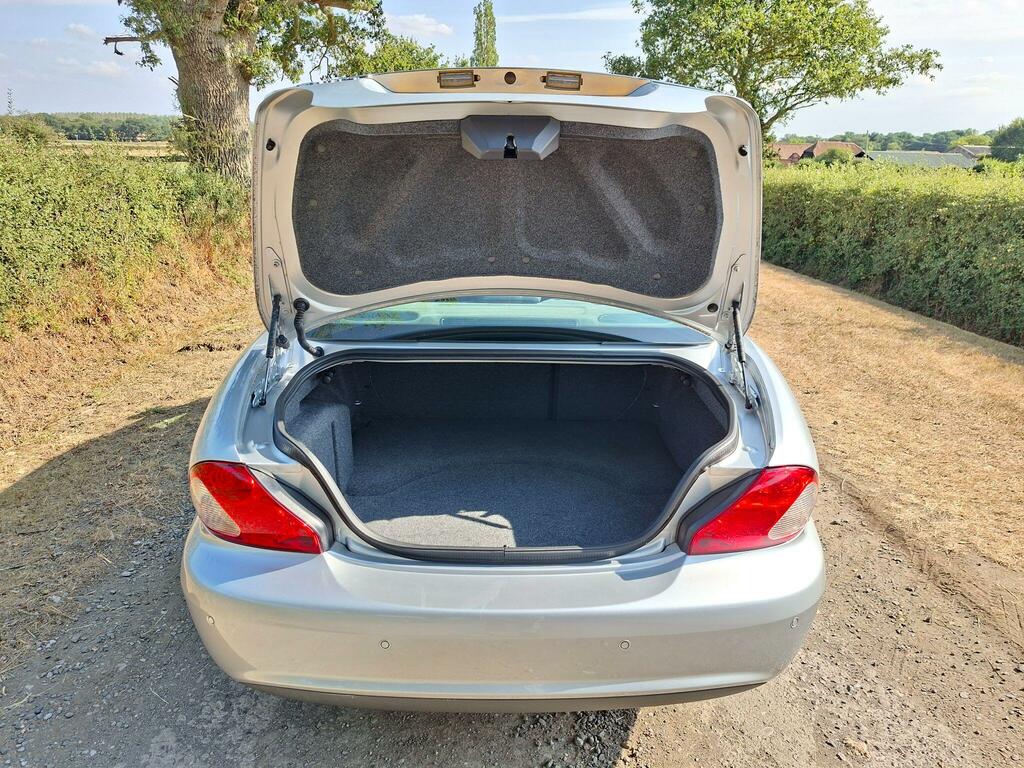 Jaguar X-Type 2.2D Sovereign Estate Less Than 50 000 Grey #9