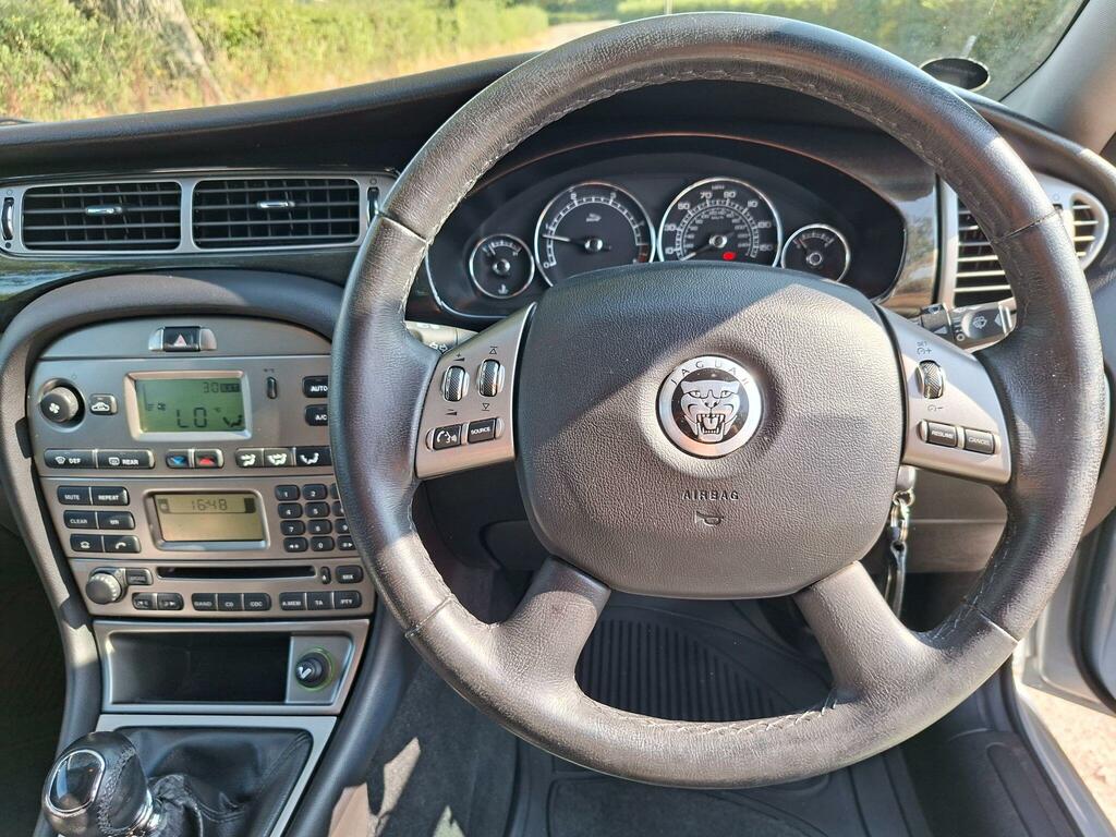 Jaguar X-Type 2.2D Sovereign Estate Less Than 50 000 Grey #14