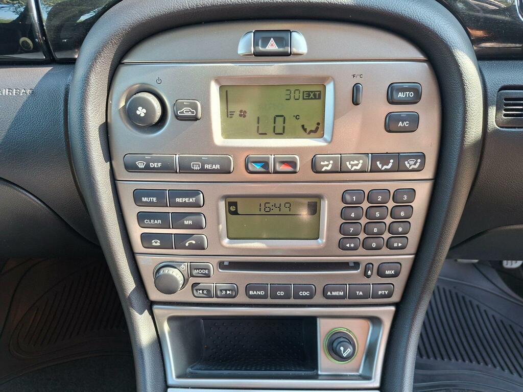 Jaguar X-Type 2.2D Sovereign Estate Less Than 50 000 Grey #15