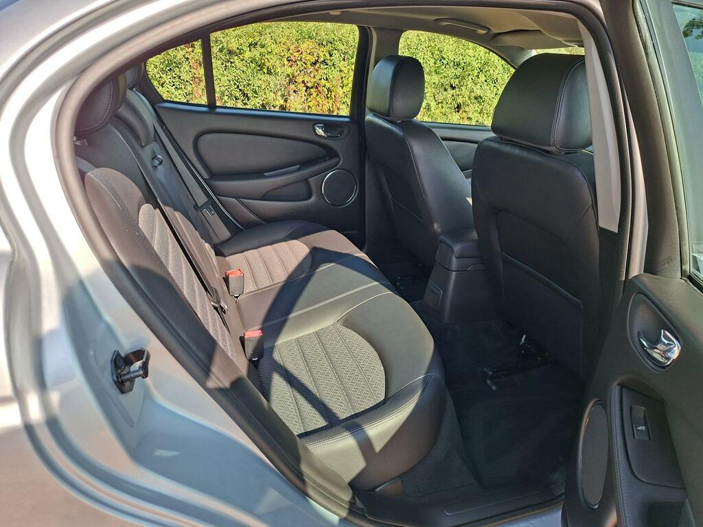Jaguar X-Type 2.2D Sovereign Estate Less Than 50 000 Grey #7