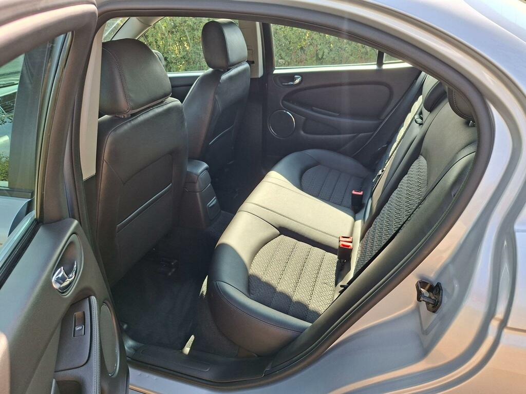 Jaguar X-Type 2.2D Sovereign Estate Less Than 50 000 Grey #12