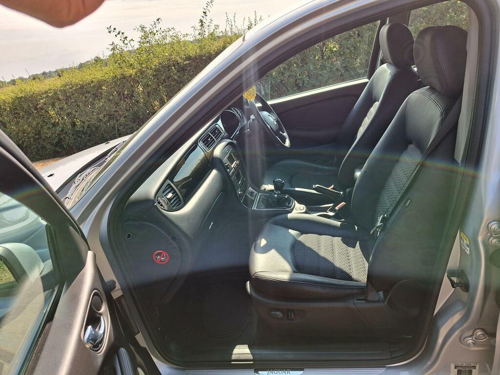 Jaguar X-Type 2.2D Sovereign Estate Less Than 50 000 Grey #10