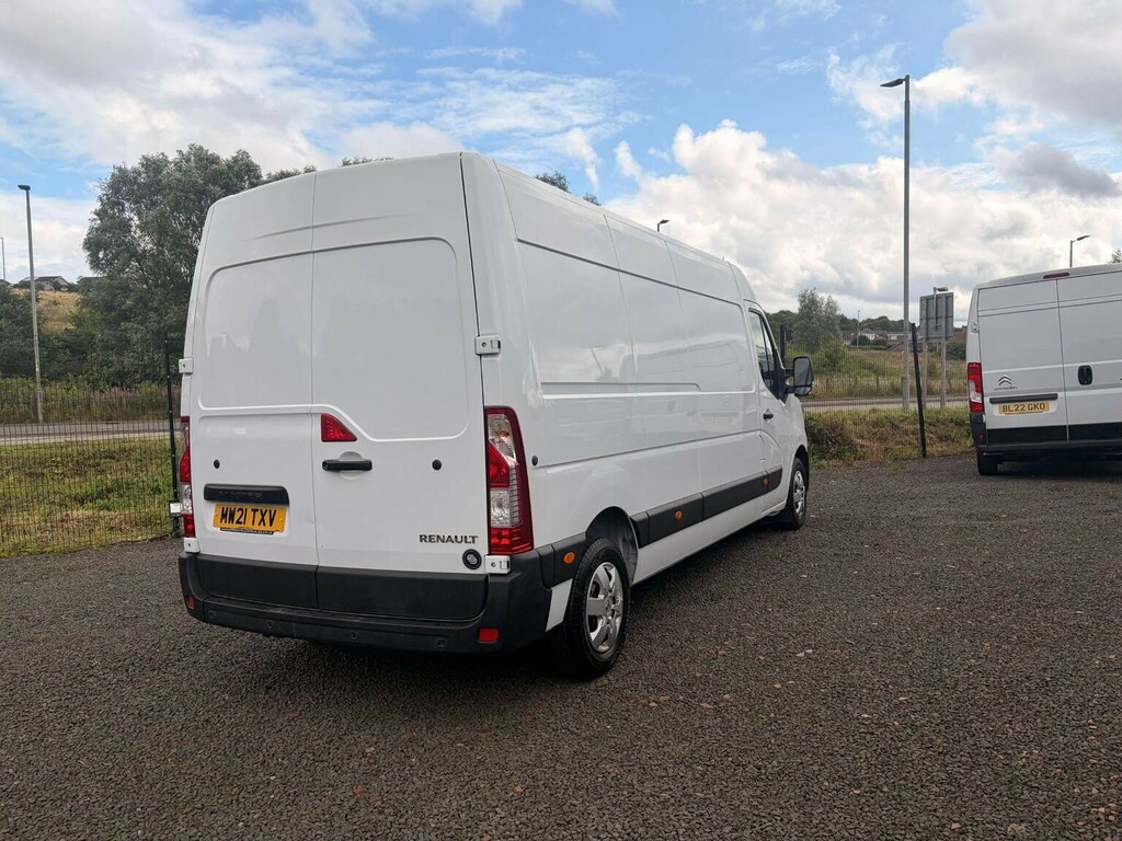 Renault Master Panel Van 2.3 Dci 35 Business Fwd Lwb Medium Roof MW21TXV White #5