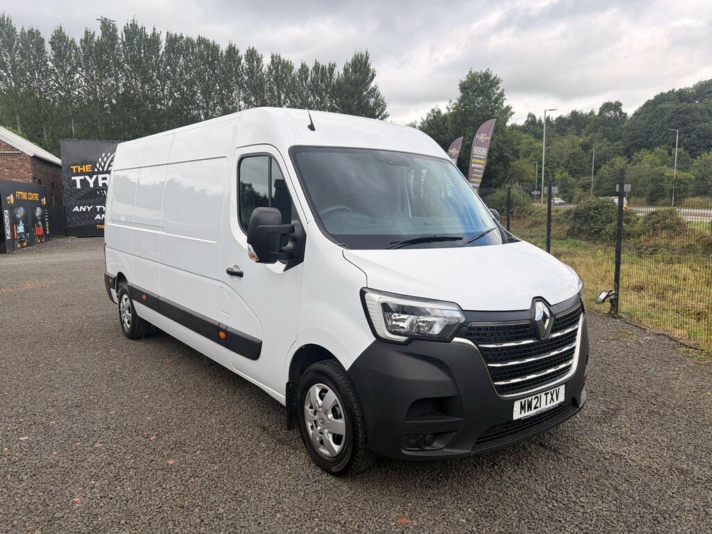 Renault Master Panel Van 2.3 Dci 35 Business Fwd Lwb Medium Roof MW21TXV White
