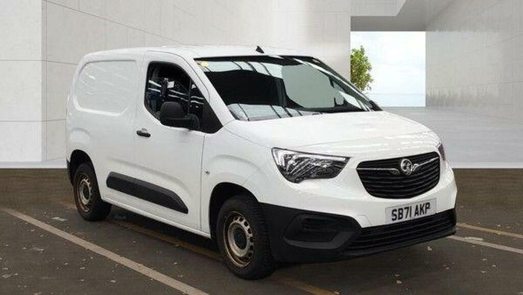 Vauxhall Combo Panel Van 1.5 Turbo D 2000 Dynamic L1 H1 Euro 6 White