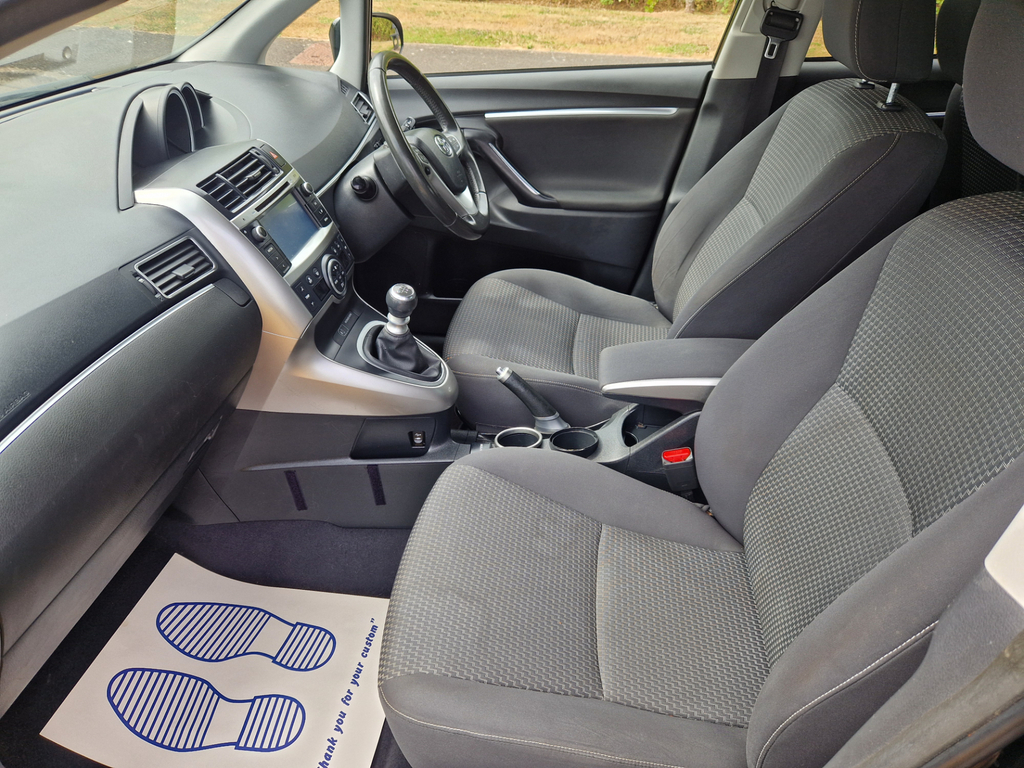 Toyota Verso D-4d Trend Mpv White #11
