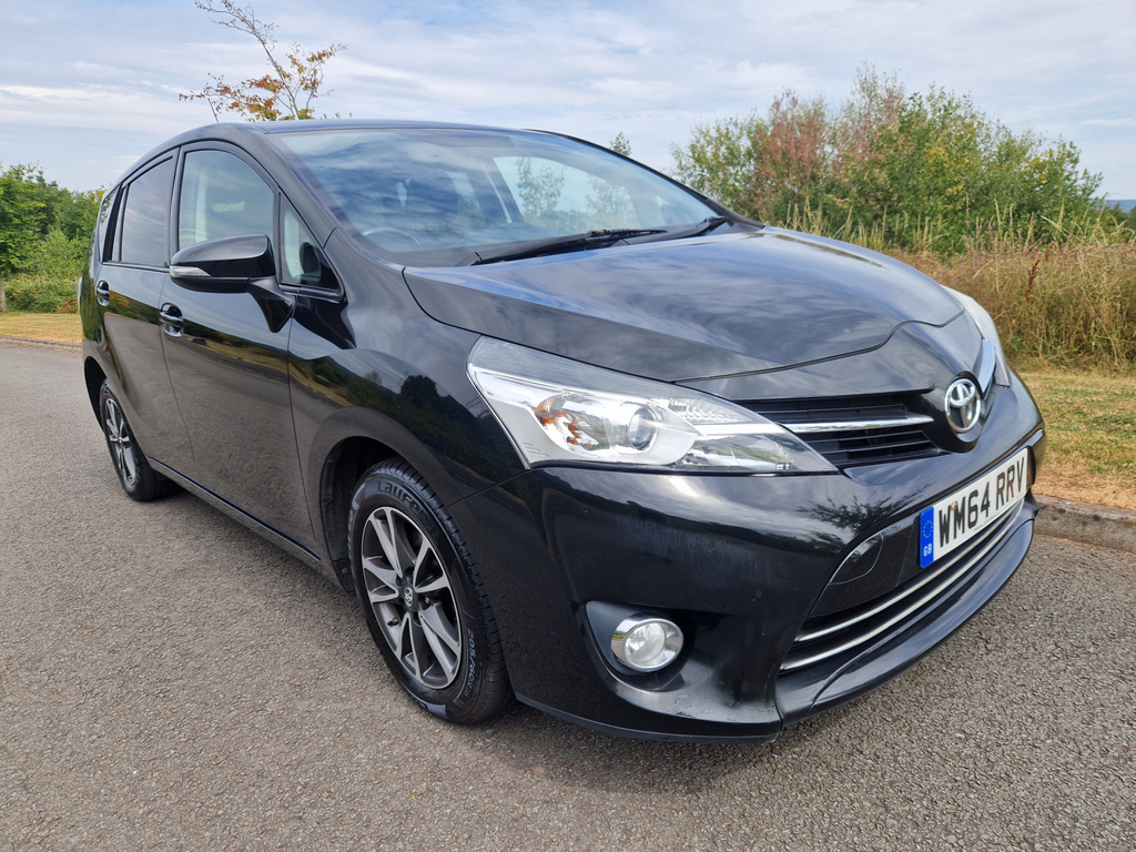 Toyota Verso D-4d Icon #2
