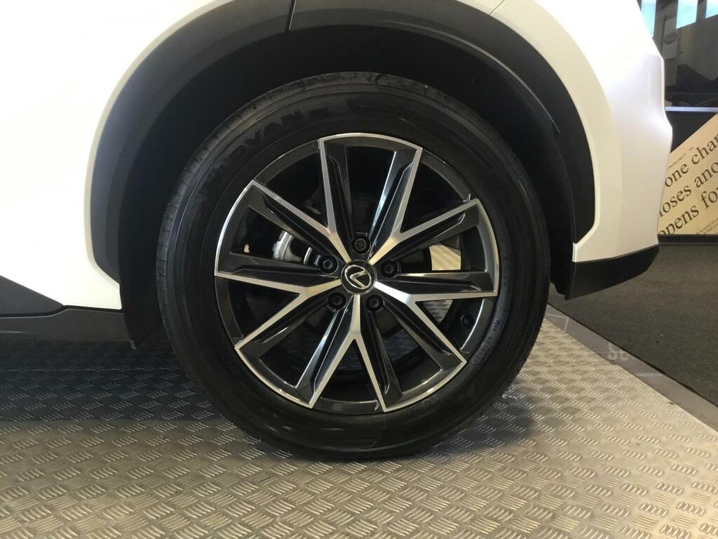 Lexus LBX 1.5 Vvt-ie Premium Plus E-cvt Euro 6 Ss White #6