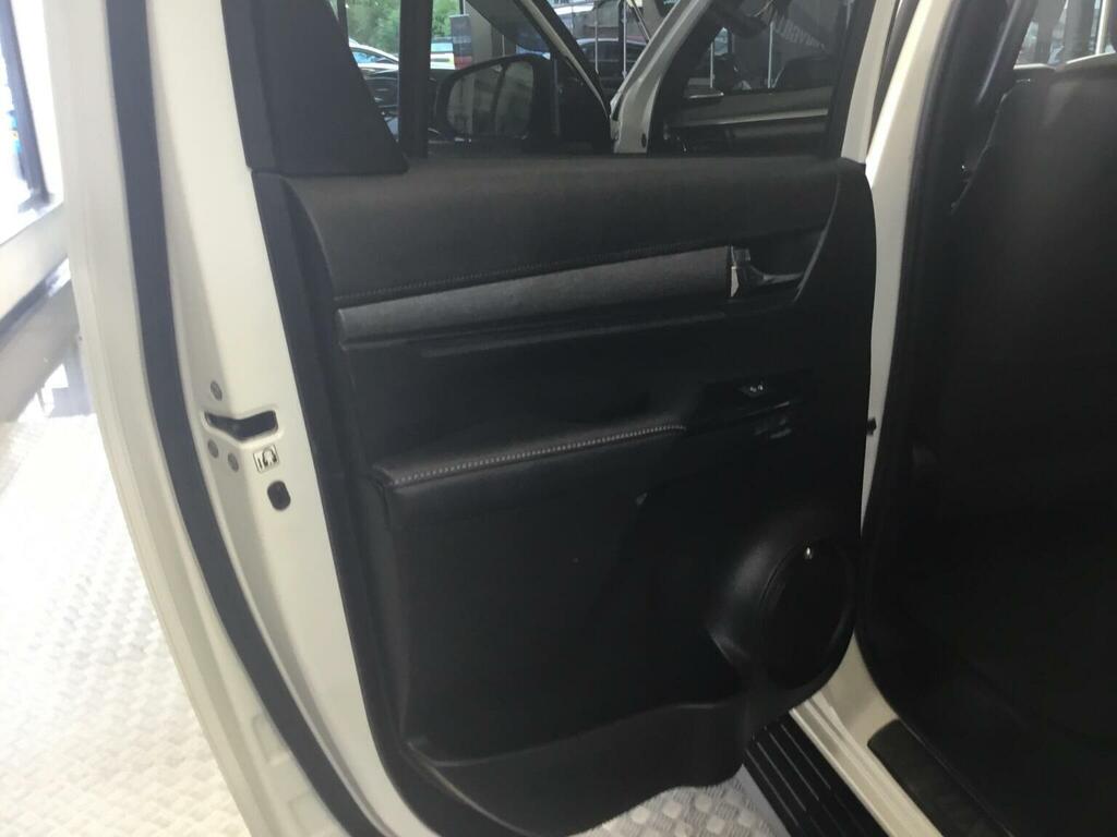 Toyota HILUX 2.8 D-4d Invincible X 4Wd Euro 6 Ss Black #22