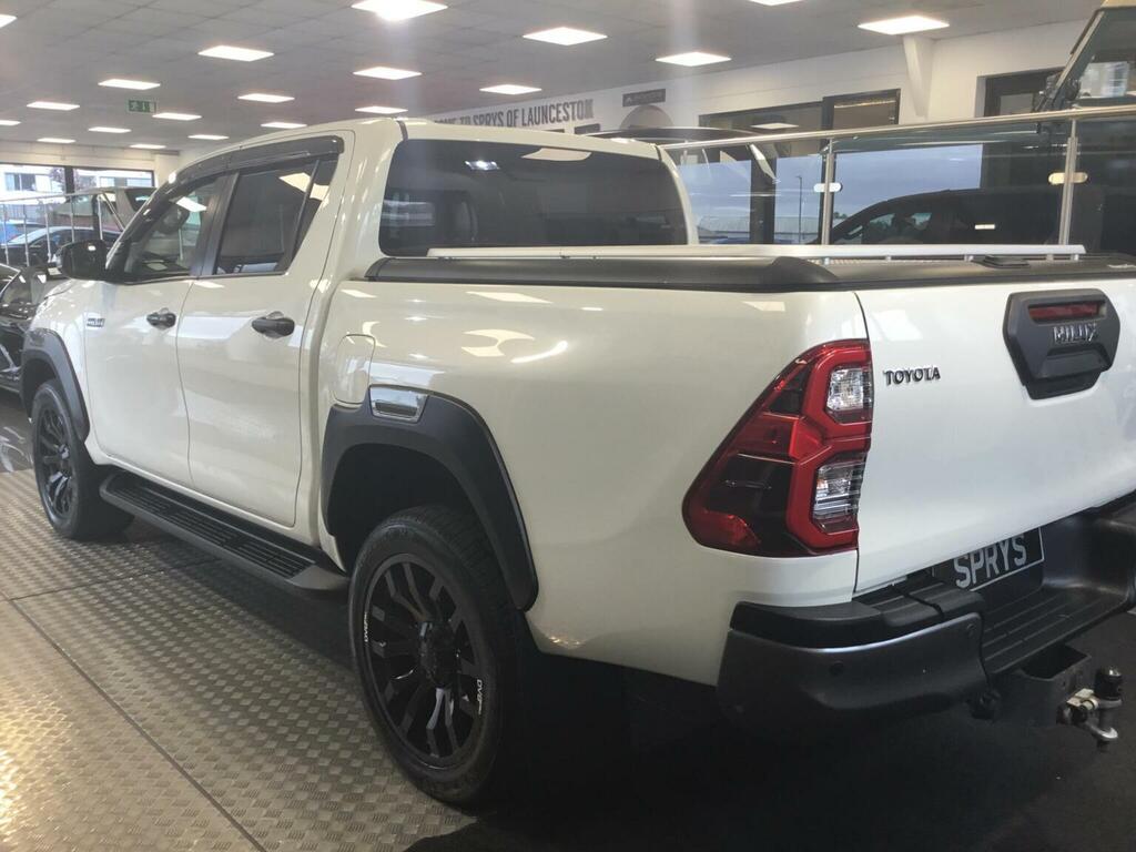 Toyota HILUX 2.8 D-4d Invincible X 4Wd Euro 6 Ss Black #10
