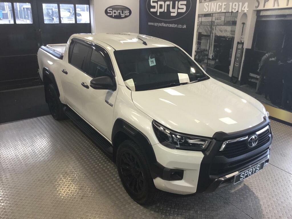 Toyota HILUX 2.8 D-4d Invincible X 4Wd Euro 6 Ss Black #43