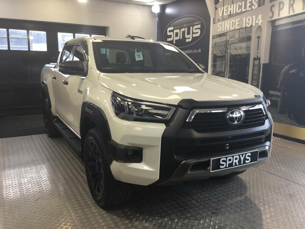 Toyota HILUX 2.8 D-4d Invincible X 4Wd Euro 6 Ss White #2