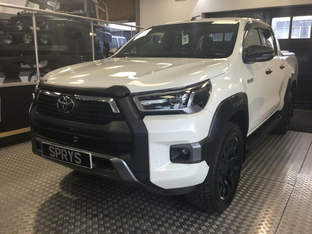 Toyota HILUX 2.8 D-4d Invincible X 4Wd Euro 6 Ss White #4