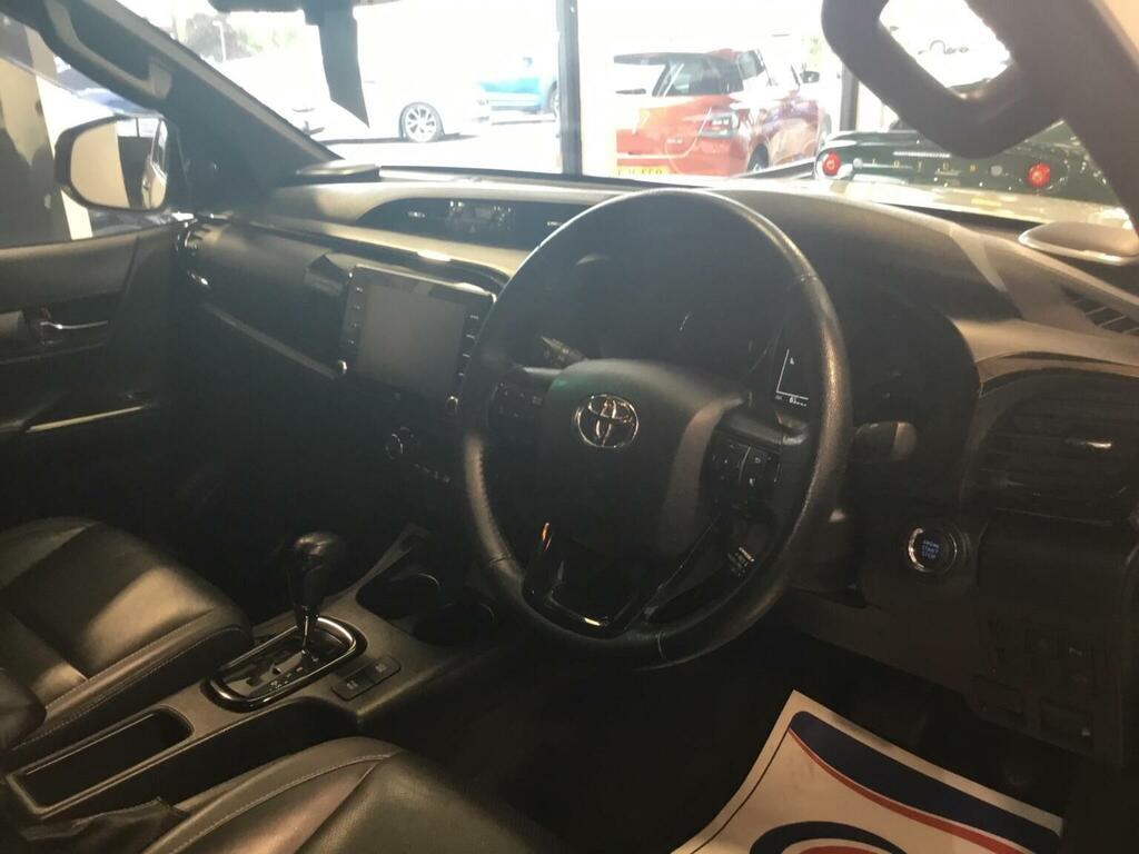 Toyota HILUX 2.8 D-4d Invincible X 4Wd Euro 6 Ss Black #34