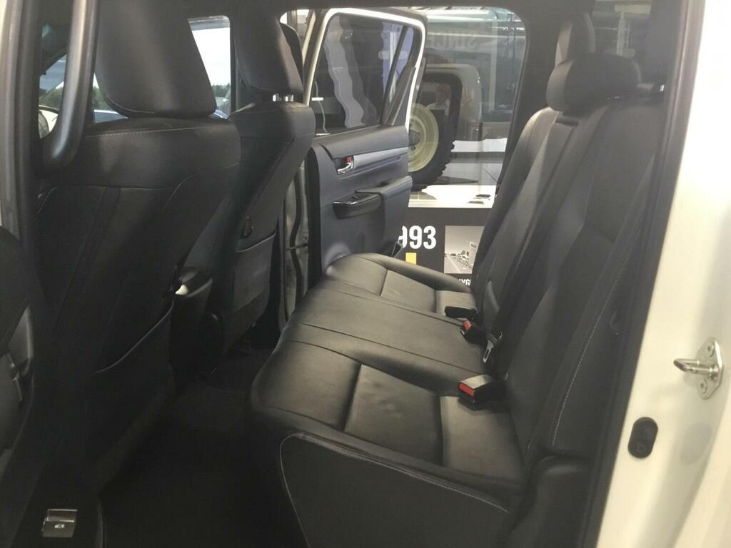 Toyota HILUX 2.8 D-4d Invincible X 4Wd Euro 6 Ss Black #20