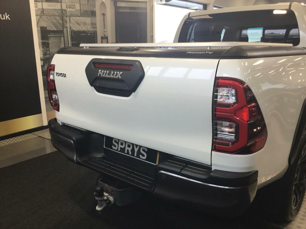 Toyota HILUX 2.8 D-4d Invincible X 4Wd Euro 6 Ss Black #13