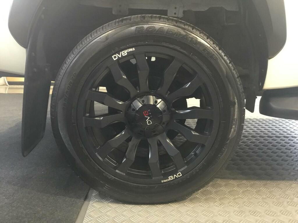 Toyota HILUX 2.8 D-4d Invincible X 4Wd Euro 6 Ss Black #8