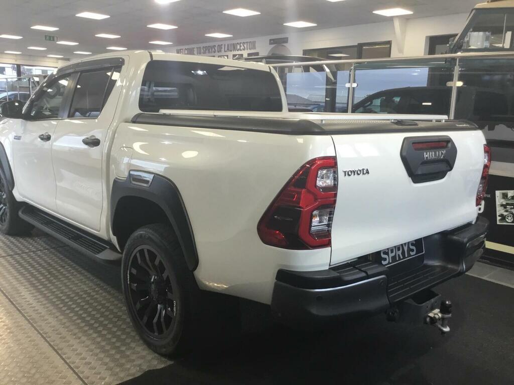 Toyota HILUX 2.8 D-4d Invincible X 4Wd Euro 6 Ss Black #11