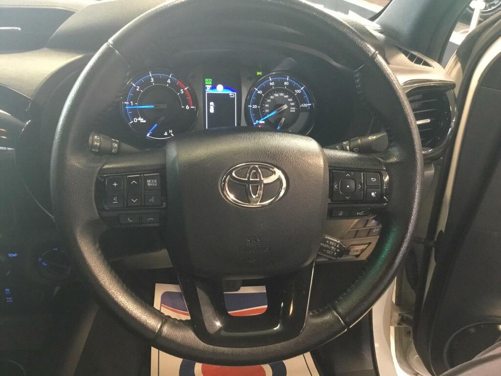Toyota HILUX 2.8 D-4d Invincible X 4Wd Euro 6 Ss Black #41