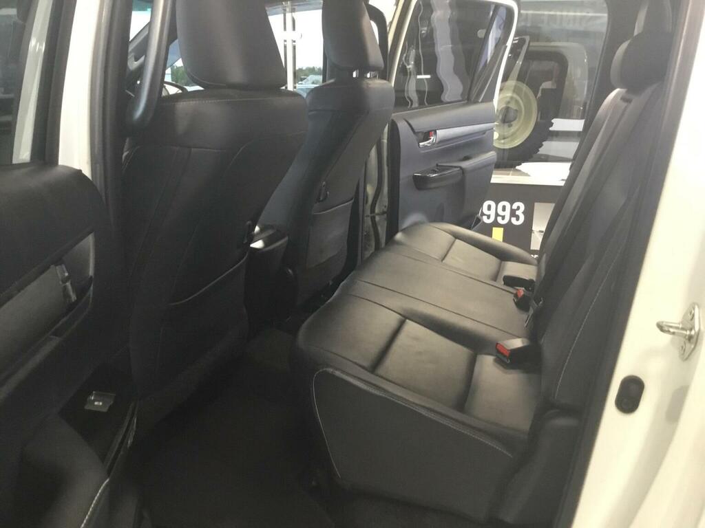 Toyota HILUX 2.8 D-4d Invincible X 4Wd Euro 6 Ss Black #21