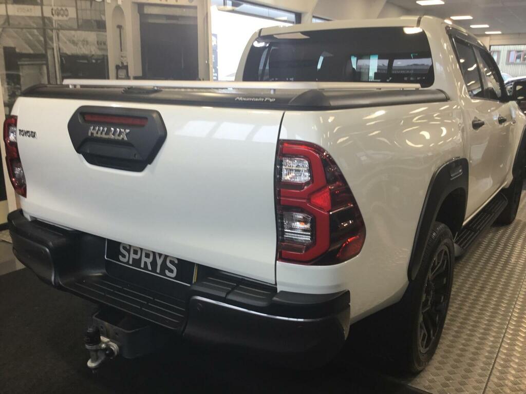 Toyota HILUX 2.8 D-4d Invincible X 4Wd Euro 6 Ss Black #14