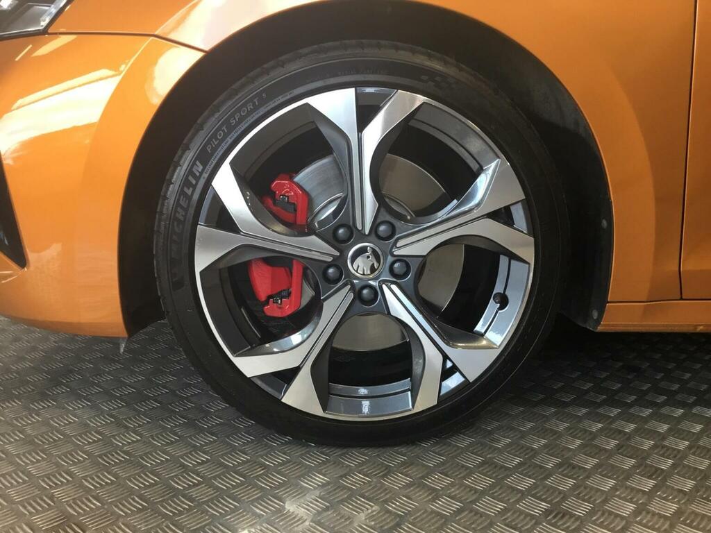 Skoda Octavia Skoda Octavia Estate 2.0 Tdi 150 Sportline White #7