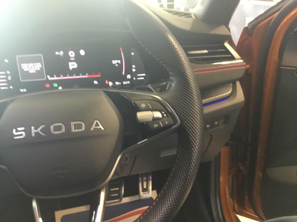 Skoda Octavia Skoda Octavia Estate 2.0 Tdi 150 Sportline White #45