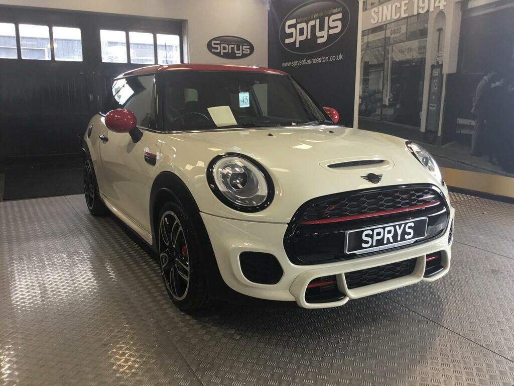 Mini Hatch 2.0 John Cooper Works Euro 6 Ss White