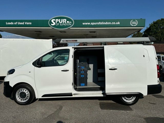 Toyota PROACE 2.0D 140 Icon Van Grey #18