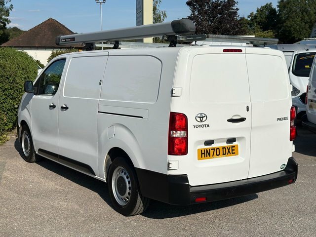 Toyota PROACE Icon Long Panel Van White #4