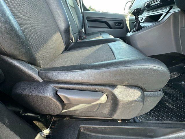 Toyota PROACE 2.0D 140 Icon Van Grey #40