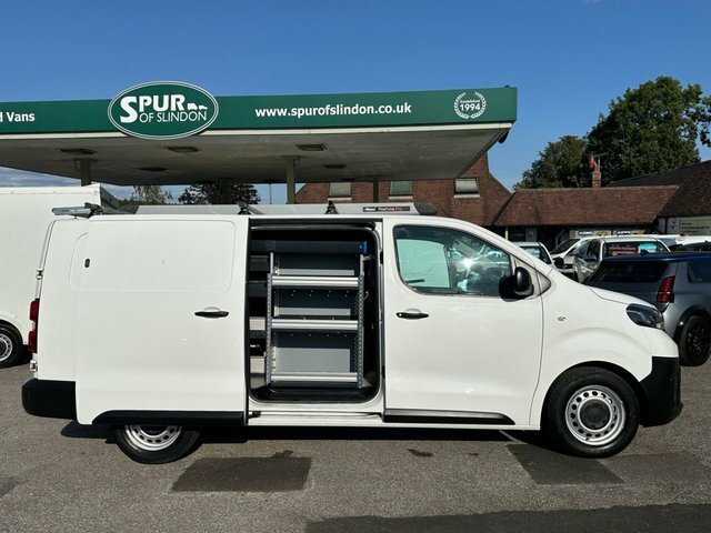 Toyota PROACE 2.0D 140 Icon Van Grey #21