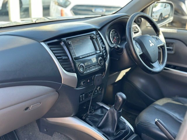 Mitsubishi L200 Di-d Dc Warrior Pickup Grey #5