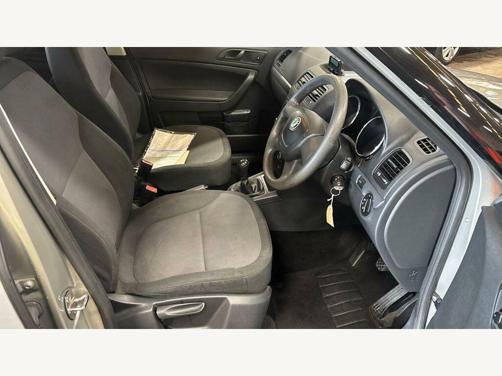 Skoda Yeti 2.0 Tdi Elegance 4Wd Euro 5 Silver #9