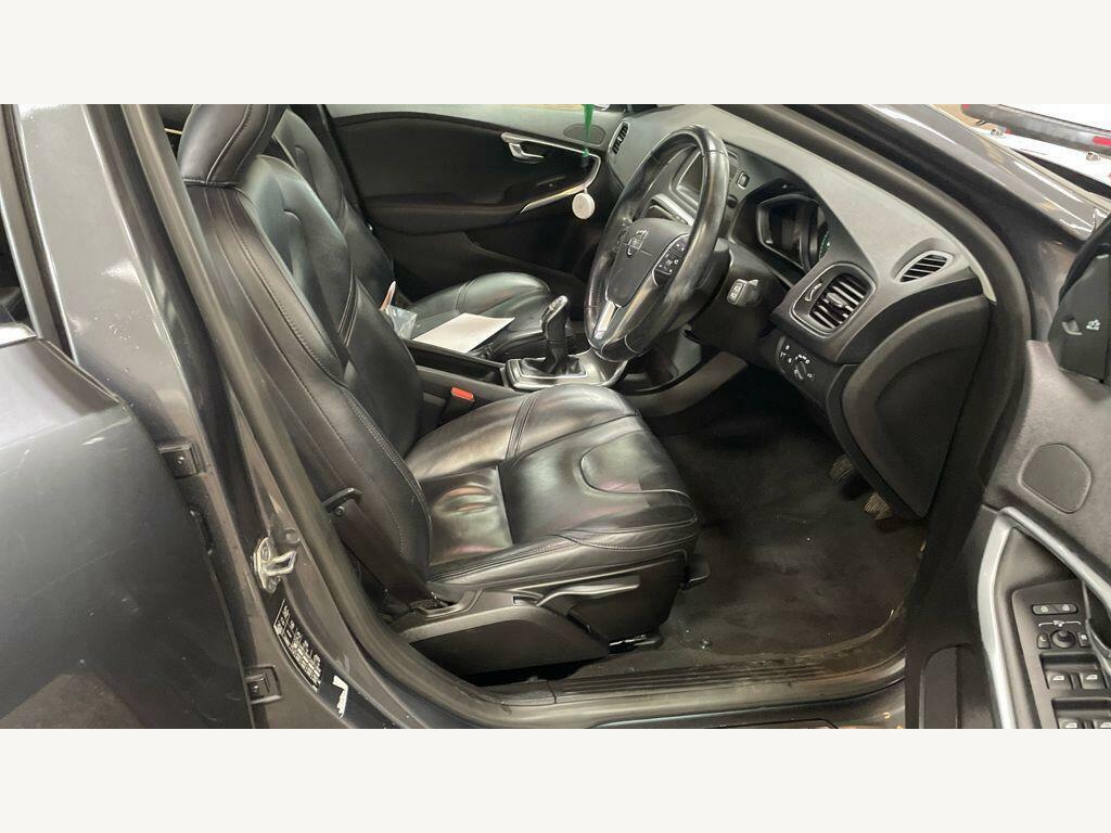 Volvo V40 2.0 D4 R-design Lux Nav Geartronic Euro 5 Ss White #8