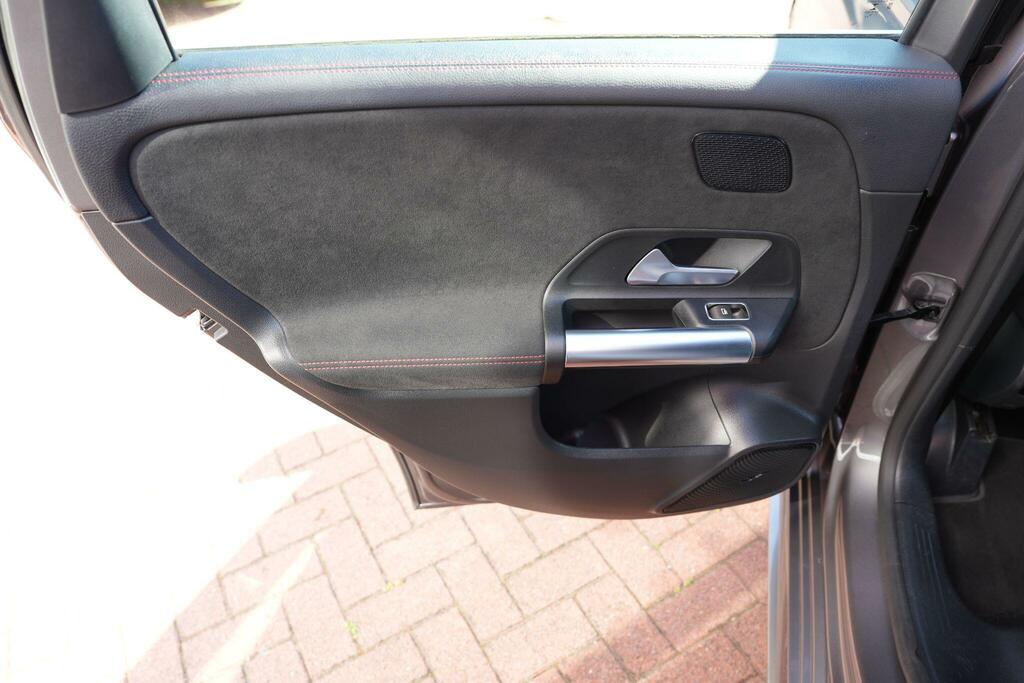 Mercedes-Benz B Class 1.3 B180 Sport 7G-dct Euro 6 Ss Blue #47