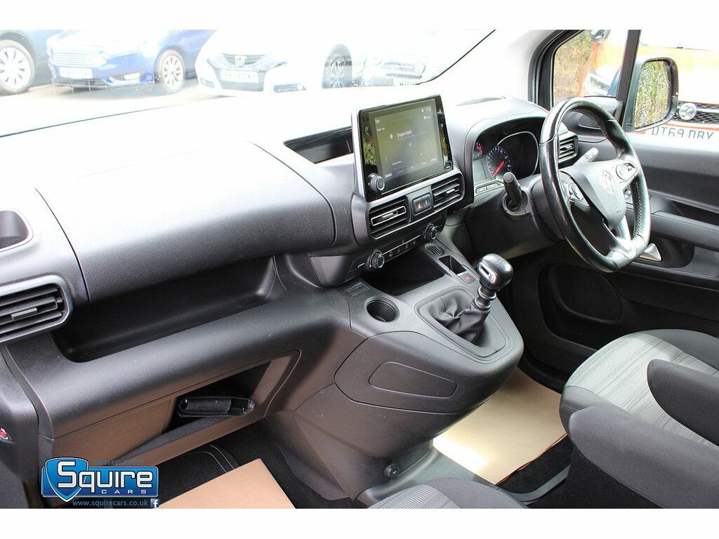 Vauxhall Combo Life Mpv 1.5 Turbo D Se Euro 6 Ss 7 Seat 2021 White #32