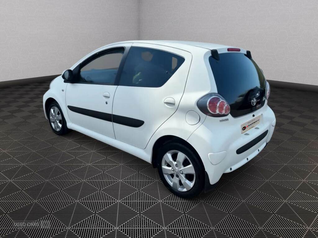 Toyota Aygo 1.0 Vvt-i Fire Ac White #3