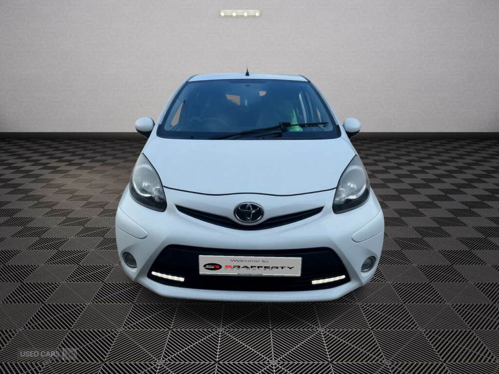 Toyota Aygo 1.0 Vvt-i Fire Ac White #2