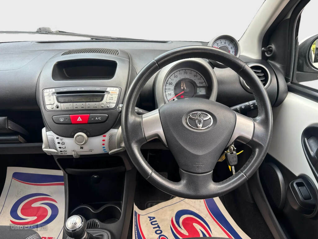 Toyota Aygo 1.0 Vvt-i Fire Ac White #5