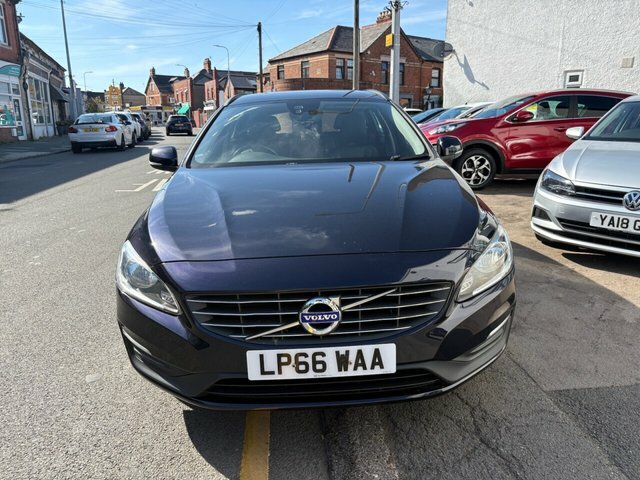 Volvo V60 D5 Twin Engine Se Blue #2