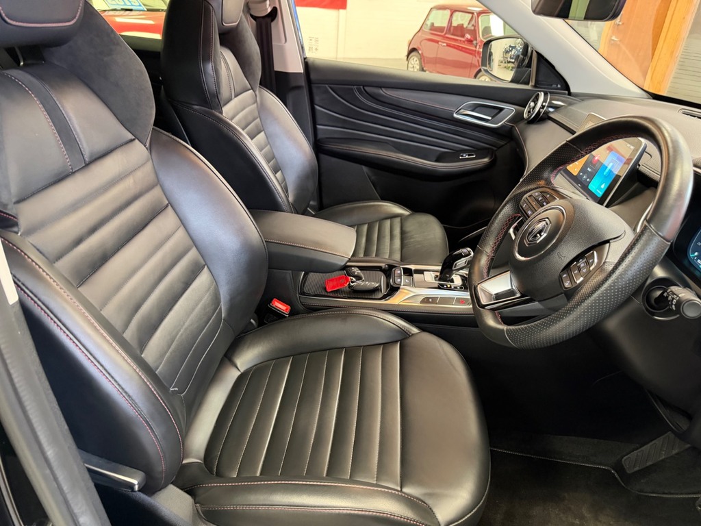 MG HS 1.5 T-gdi Phev Trophy Black #6