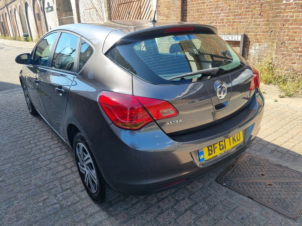 Vauxhall Astra Hatchback 1.6 16V Excite Euro 5 201161 Grey #11