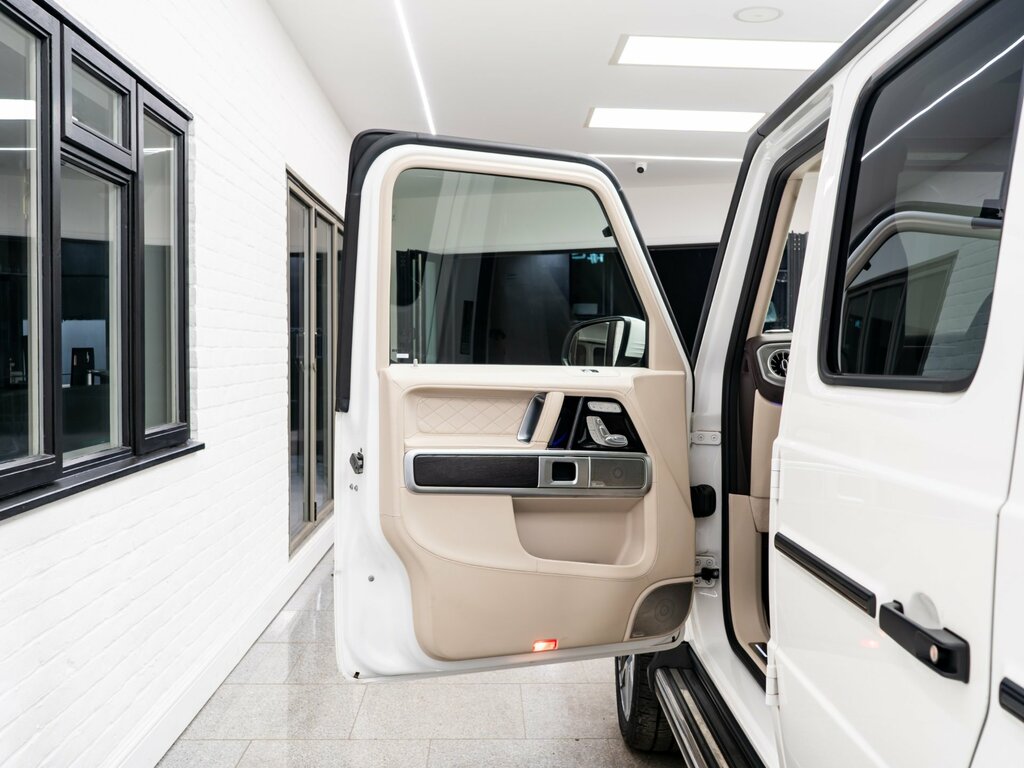 Mercedes-Benz G Class Amg G 63 4Matic Green #25