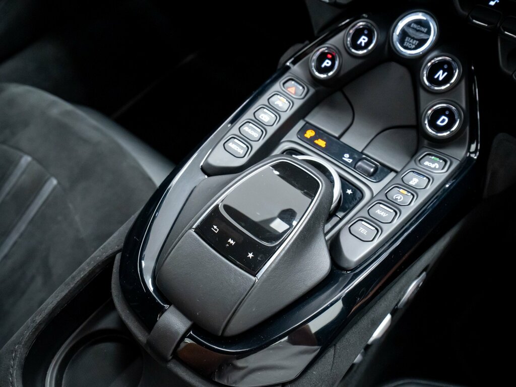 Aston Martin Vantage 4.0 V8 Euro 6 2-Door Silver #33