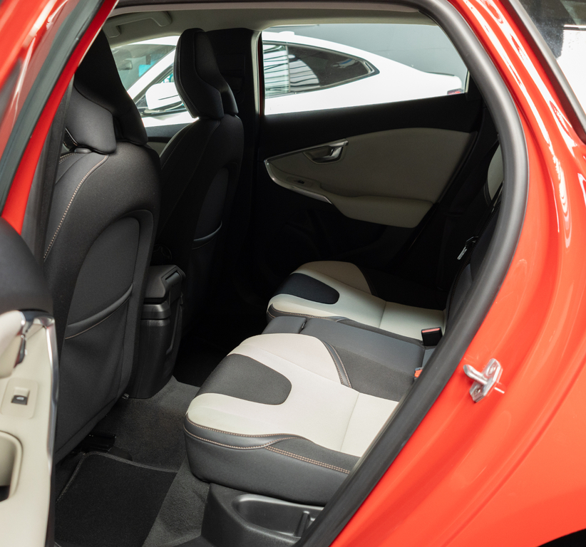 Volvo V40 Cross Country 2.0Td D3 150Bhp Cross Black #33
