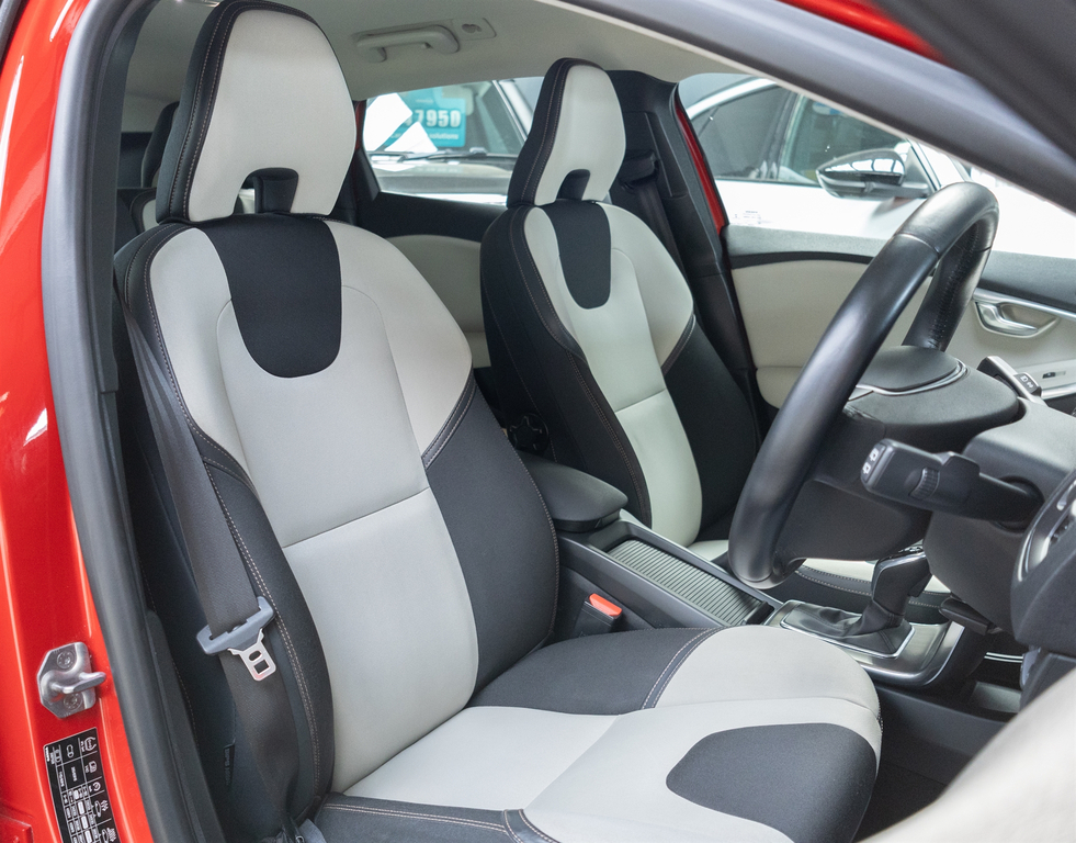 Volvo V40 Cross Country 2.0Td D3 150Bhp Cross Black #18
